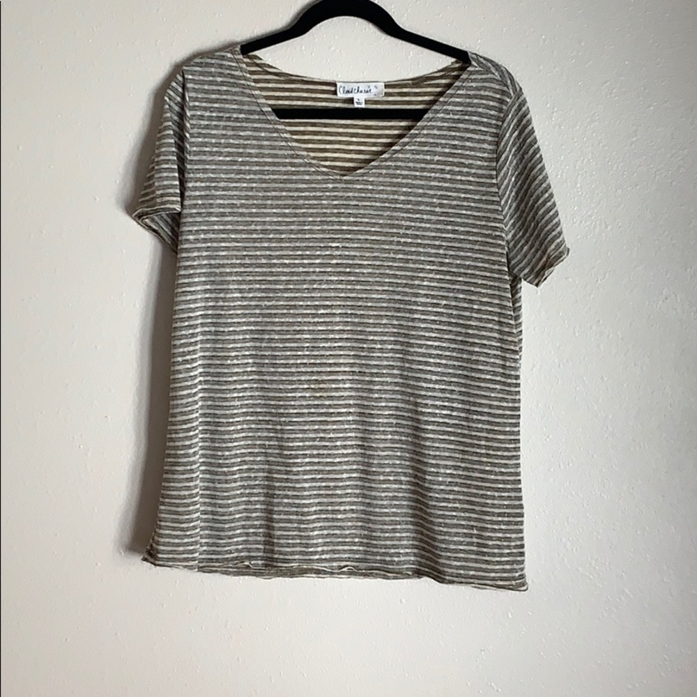SALE (3/$15) Olive+white stripe retro look t-shirt